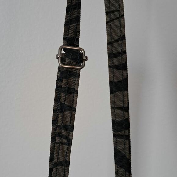 Baggallini Crossbody Teenee Phone Bagg
Green and Black Zebra Print - Picture 7 of 9